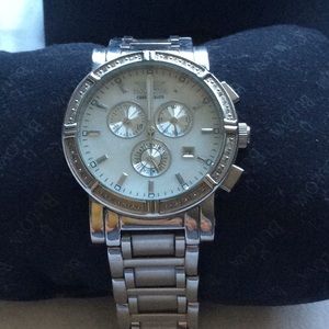 Invicta Mens Watch MOP w/diamonds
